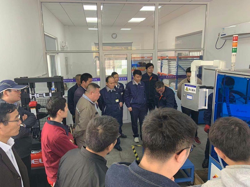 自動(dòng)化檢測(cè)分解機(jī)順利通過(guò)上海鐵路局聯(lián)合專(zhuān)家組驗(yàn)收—挪亞方舟